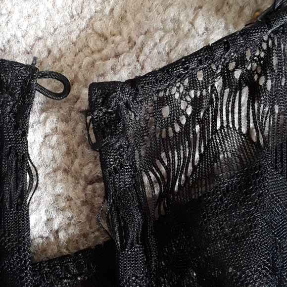 🐖Bebe cream and black lace dress size xs - Picture 4 of 4